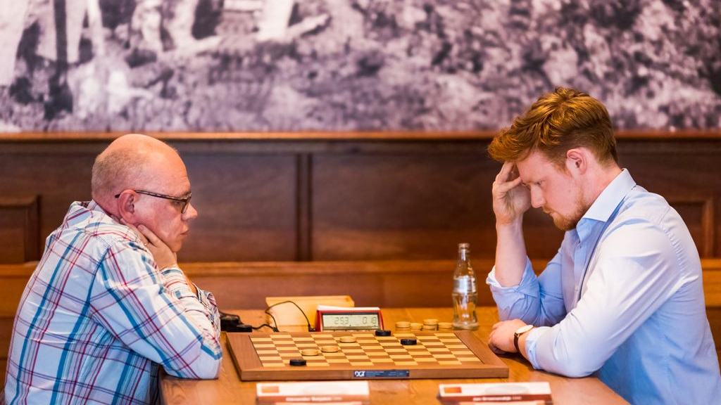 Foto: Jan Groenendijk is Nederlands Kampioen Dammen