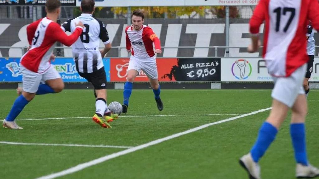 Foto: Zevenklapper voor Ona'53 tegen Zwart Wit '63