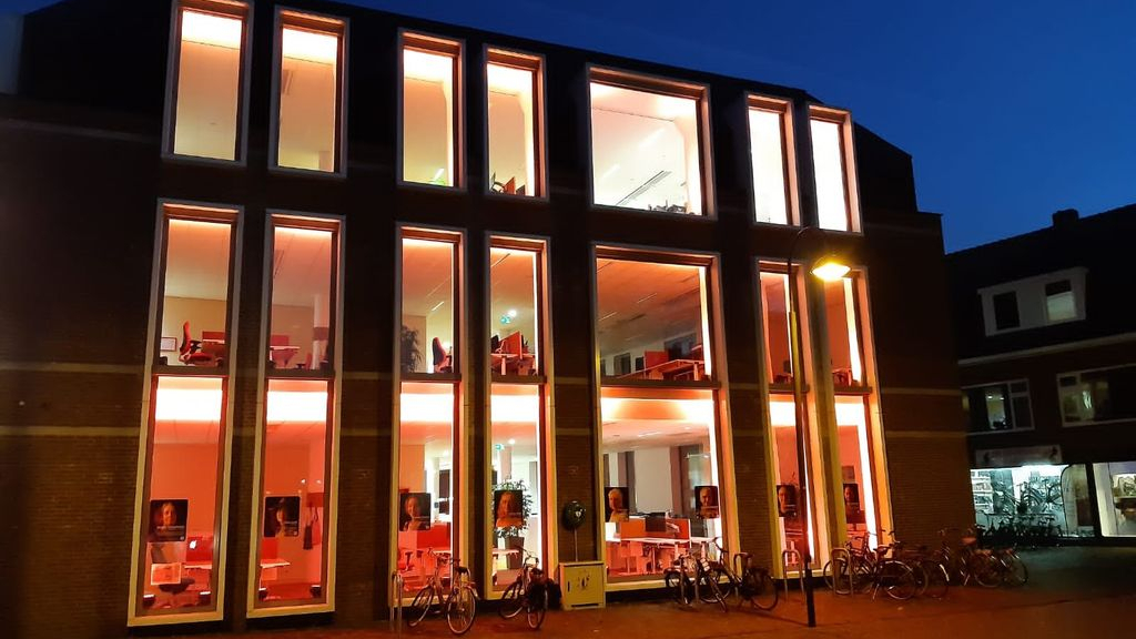 Foto: Stadshuis komende dagen oranje verlicht