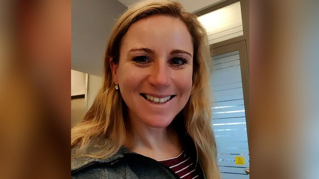 Foto: Ultiem kerstcadeau voor Van Vleuten, juwelier maakt haar oorbellen na