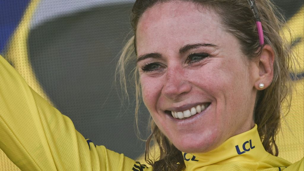 Foto: Van Vleuten flikt het en wint Tour de France