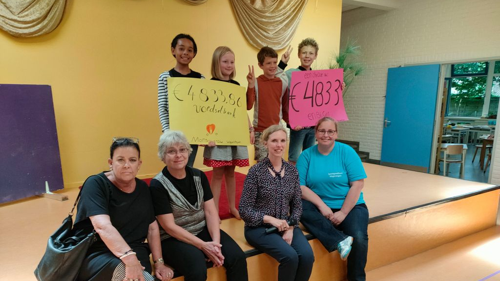 Foto: Grote donatie voor Voedsel- en Speelgoedbank