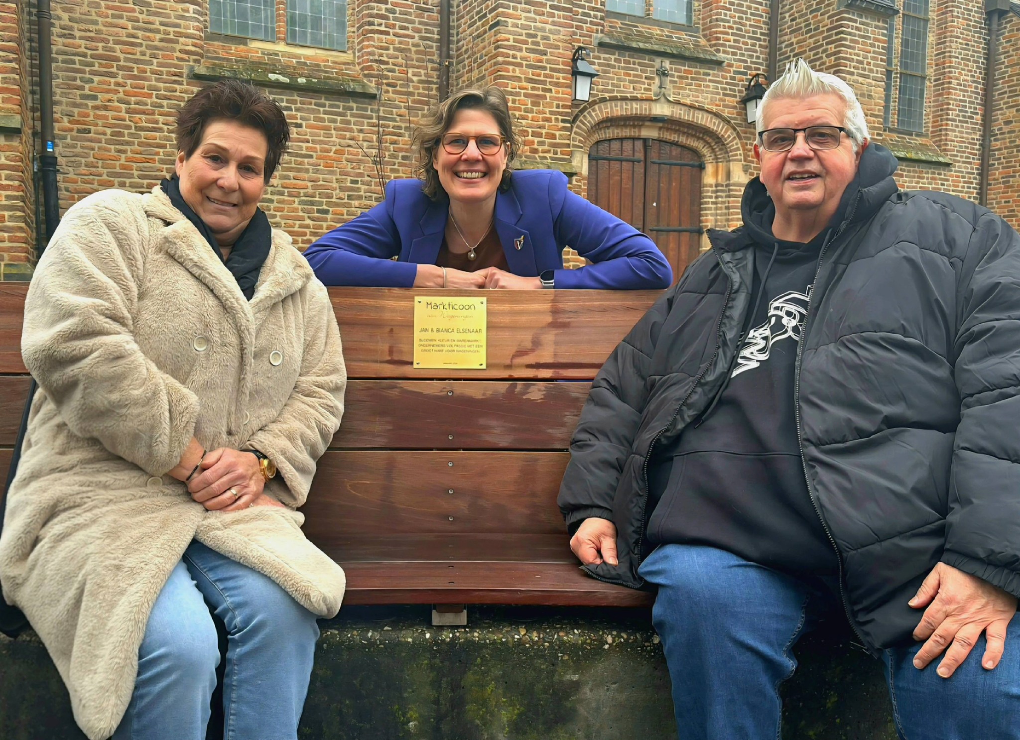 Foto: Eigen bankje voor Jan en Bianca Elsenaar